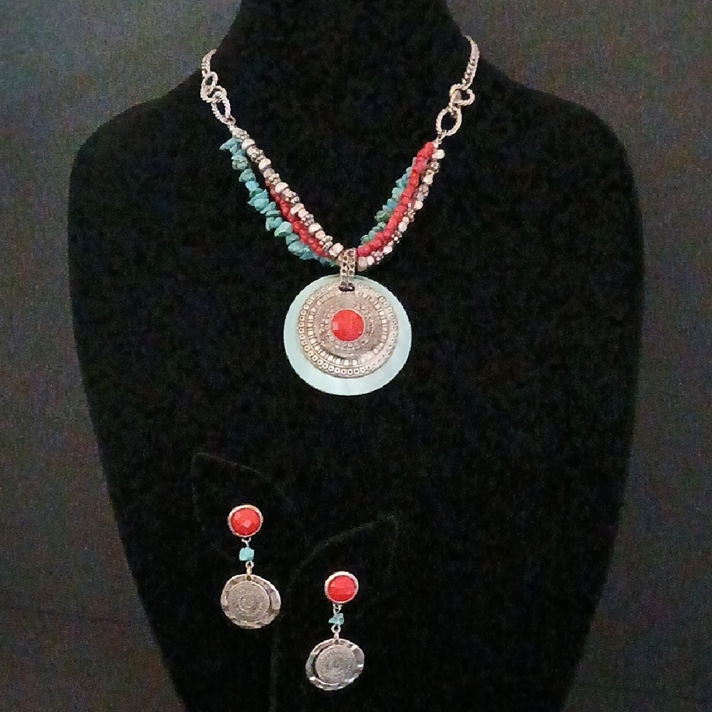 Southwest Turqoise Stone Necklace Set